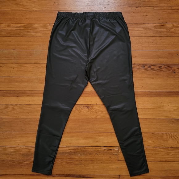 NWT Torrid Open Knee Black Faux Leather Pants Plus Size 2X - Picture 7 of 11